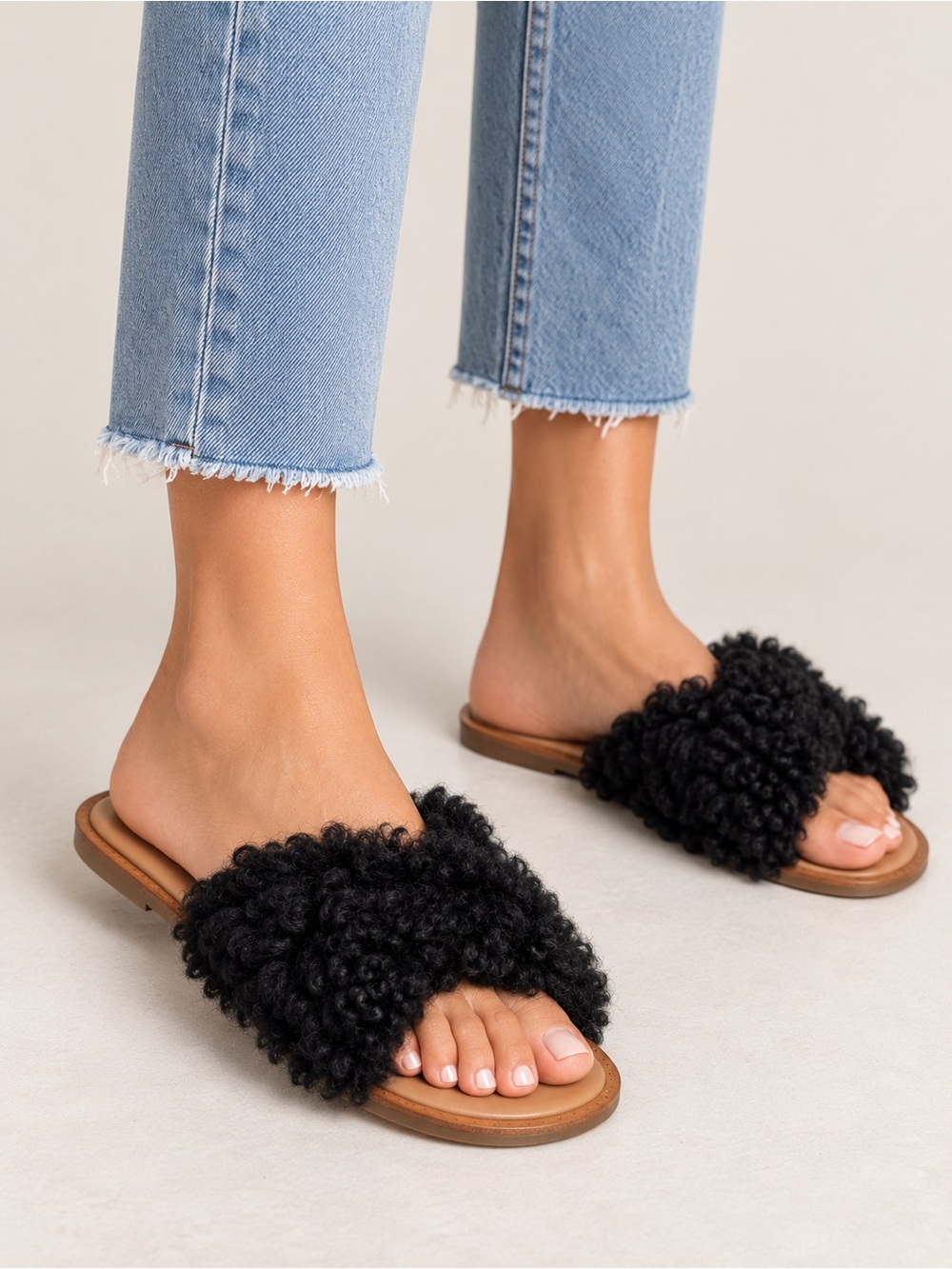 Ugg | Joni Shaggy Cross Strap Slides Sandals Black Tan Sheepskin Size 7.5